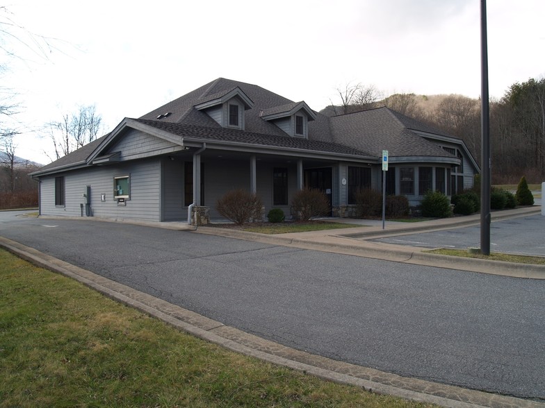 157 7 Devils Rd, Banner Elk, NC for sale - Primary Photo - Image 1 of 1