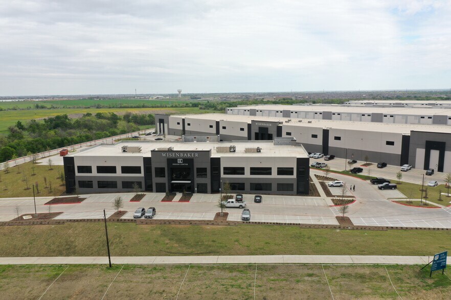 3012 E Pecan St, Pflugerville, TX for lease - Building Photo - Image 3 of 8