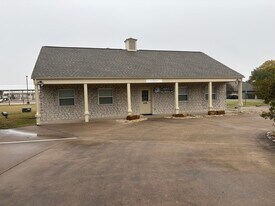 606 S Harbor Ct, Granbury TX - Convenience Store
