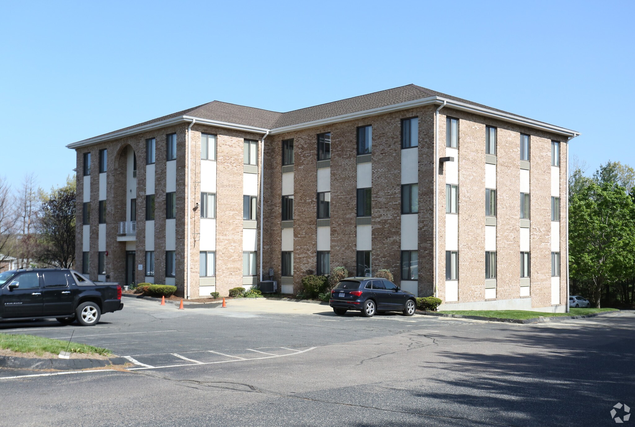 221 Boston Post Rd E, Marlborough, MA for sale Building Photo- Image 1 of 1