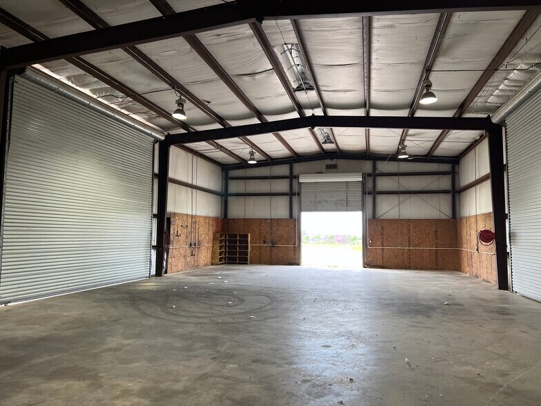 3318 Dwayne Rd, Rosharon, TX for lease - Building Photo - Image 2 of 11