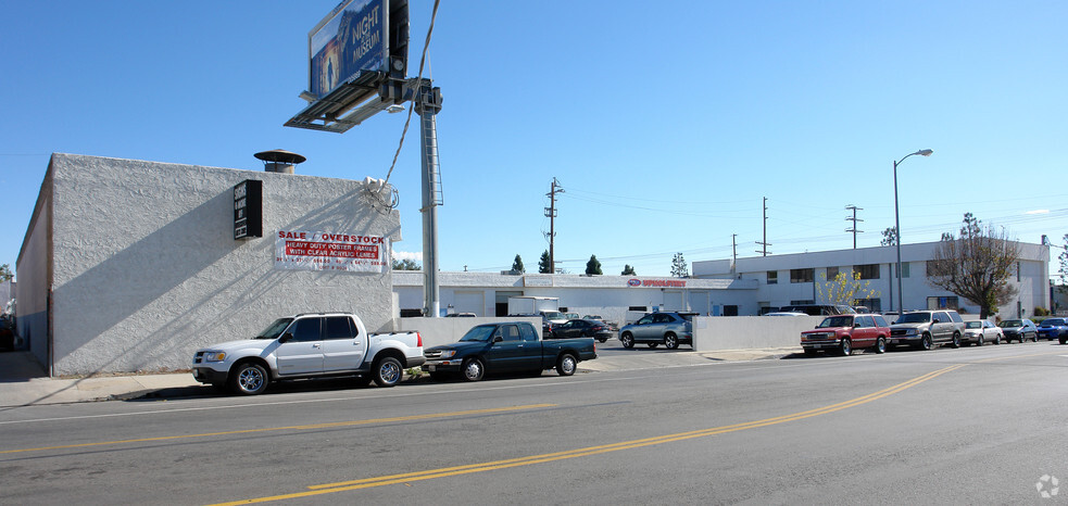 21363 Lassen St, Chatsworth, CA for lease - Building Photo - Image 2 of 5