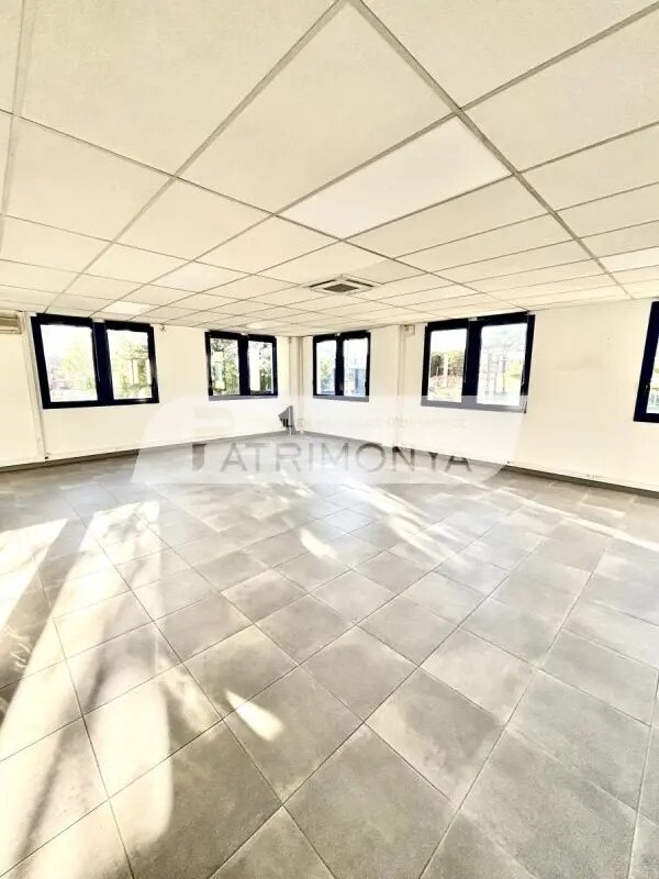 Office in Marseille for sale Interior Photo- Image 1 of 5