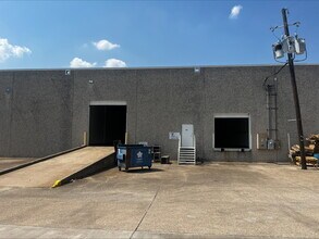 11110-11120 Grader St, Dallas, TX for lease Building Photo- Image 2 of 3