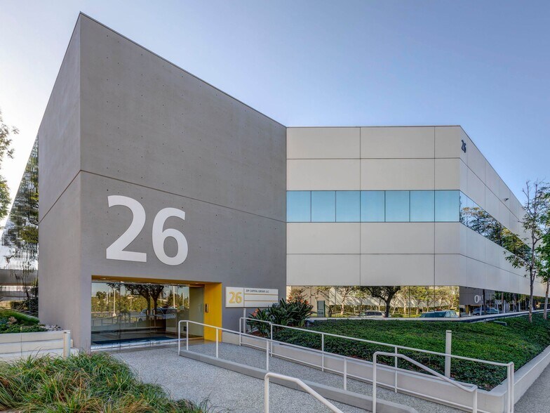 2 Executive Cir, Irvine, CA for lease - Building Photo - Image 3 of 87