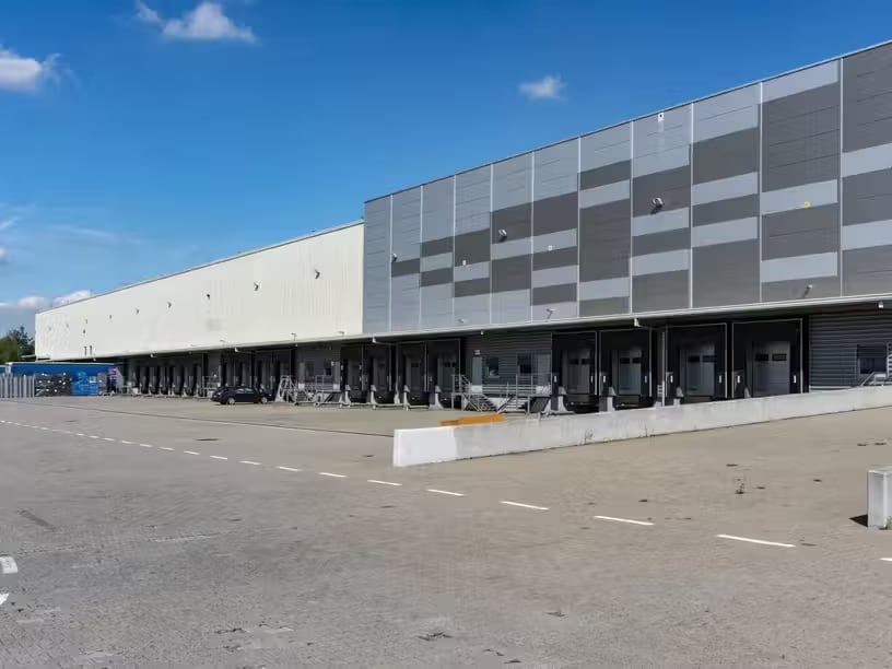 for lease Building Photo- Image 1 of 4