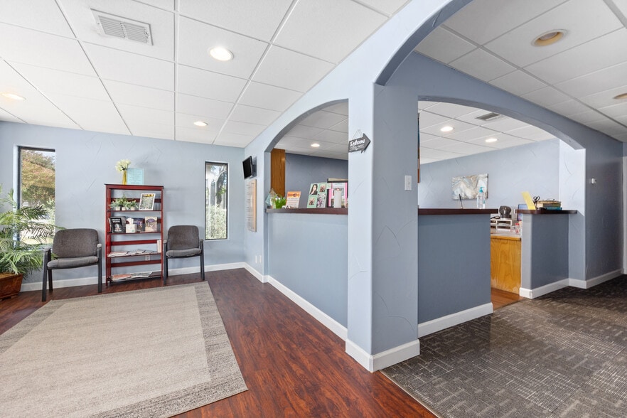 1228 Precinct Line Rd, Hurst, TX for sale - Building Photo - Image 3 of 9