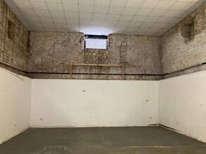 Abbey Rd, Kings Lynn for lease Interior Photo- Image 2 of 3
