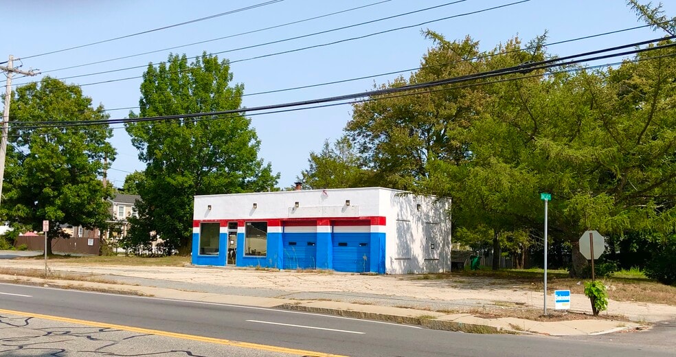 1748 Warwick Ave, Warwick, RI for sale - Primary Photo - Image 1 of 1