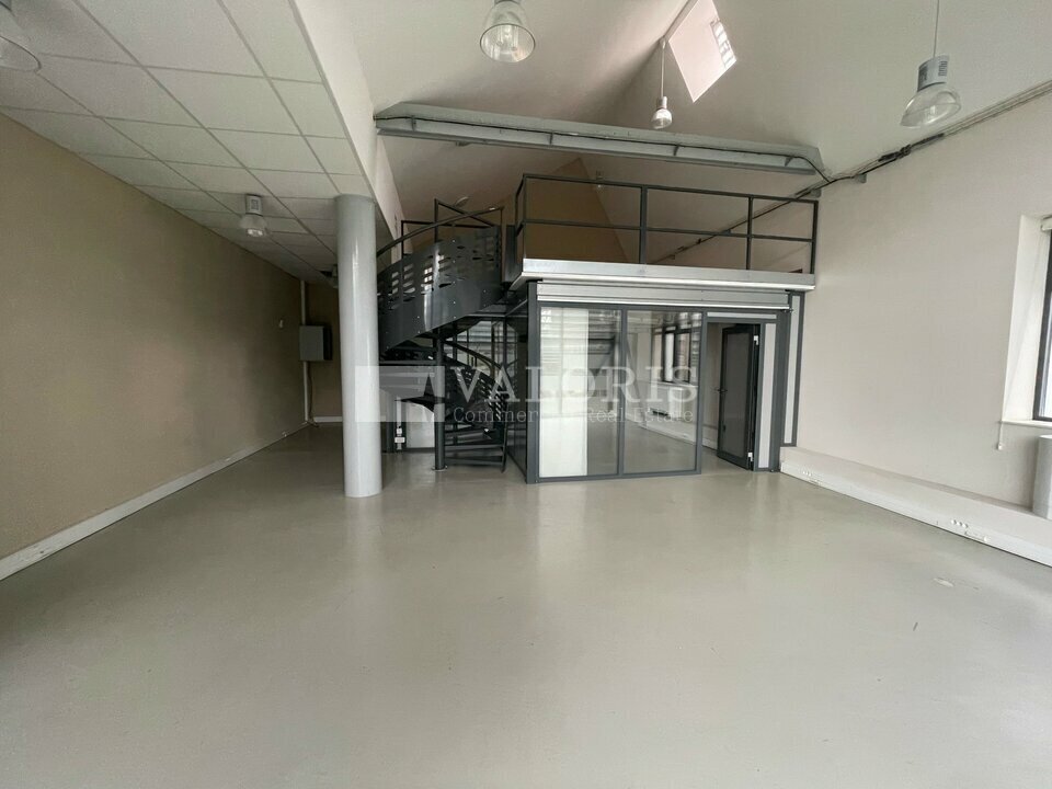 Office in Lyon for lease Interior Photo- Image 1 of 6