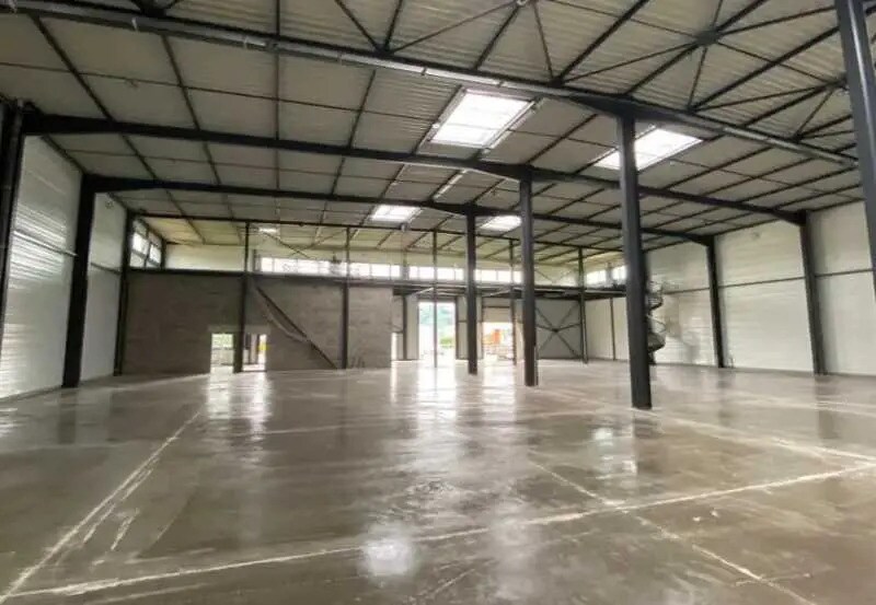 Office in Heyrieux for lease - Building Photo - Image 1 of 21