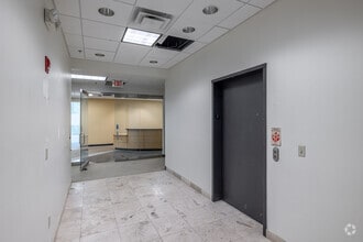 2700 SE S St, Bentonville, AR for lease Interior Photo- Image 2 of 7