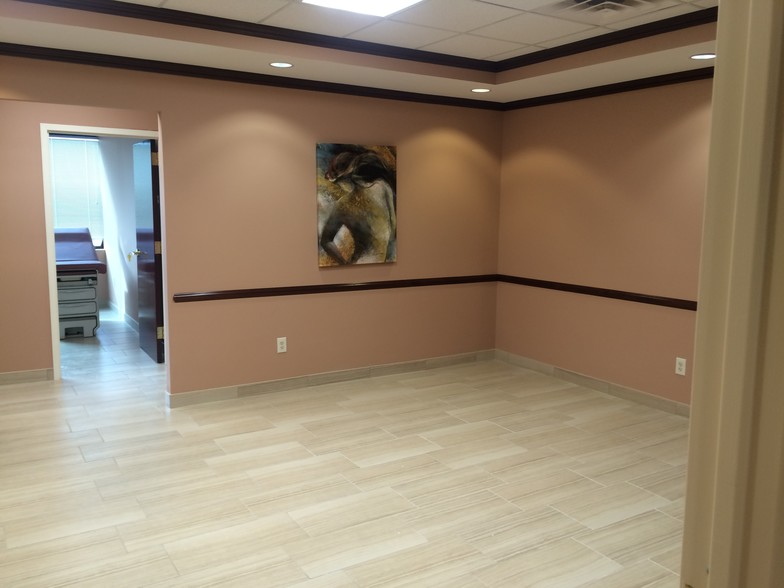 280 State Route 35, Red Bank, NJ for lease - Interior Photo - Image 2 of 46