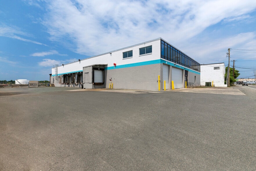 210 Beacham St, Everett, MA for lease - Building Photo - Image 2 of 8