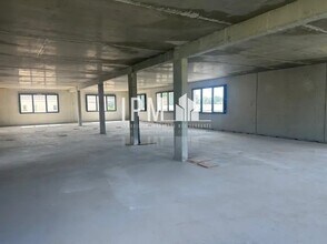 Office in Aubagne for lease Interior Photo- Image 2 of 5