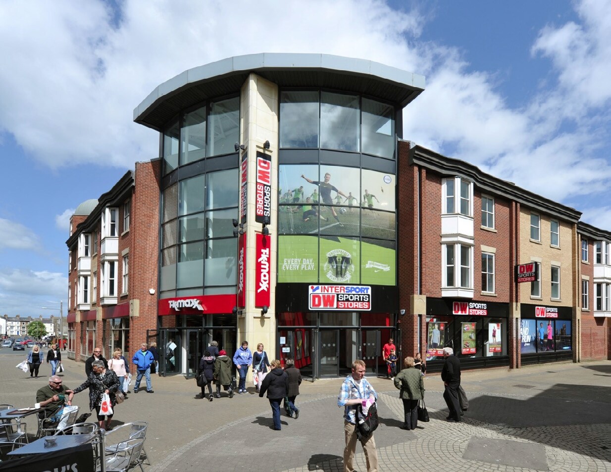 1-2 Waterhouse Ln, Scarborough for lease Primary Photo- Image 1 of 6