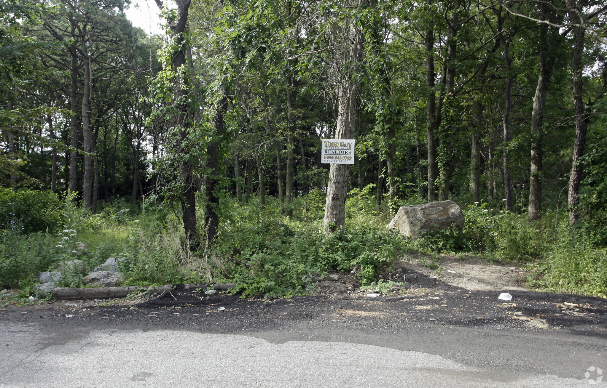 Beaver Dam Rd, Islip, NY for sale Primary Photo- Image 1 of 1