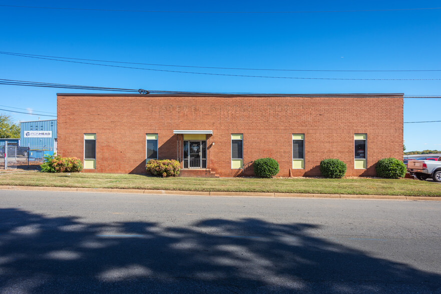 1340 Amble Dr, Charlotte, NC for lease - Building Photo - Image 2 of 2