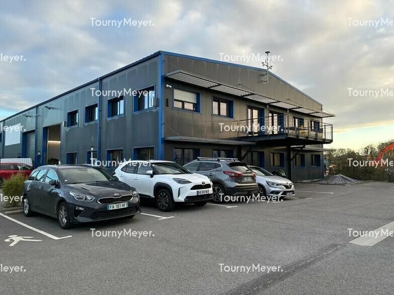 Flex in Caudan for lease - Building Photo - Image 2 of 4