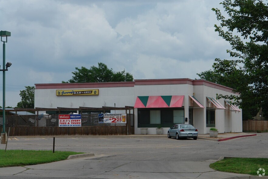 630 N Robin Rd Wichita Ks 67212 Loopnet Com