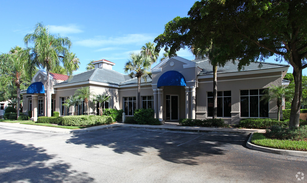 860 111th Ave N, Naples, FL for lease - Primary Photo - Image 1 of 5