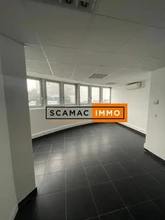 Office in Nanterre for lease Interior Photo- Image 2 of 2