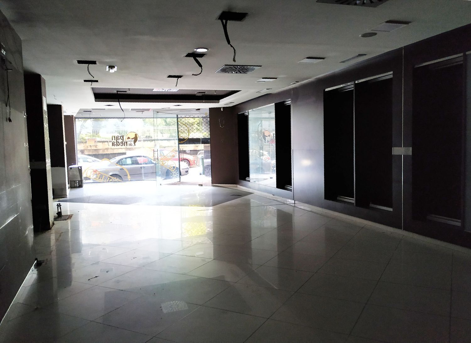 Retail in A Coruña, La Coruna for lease Building Photo- Image 1 of 19