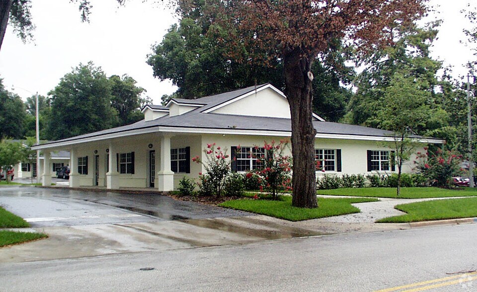 1502 N Donnelly St, Mount Dora, FL, 32757 Medical Property For Lease