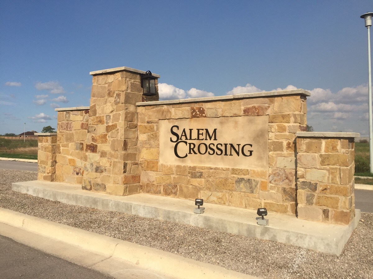 200 Salem Crossing Dr, Victoria, TX 77904