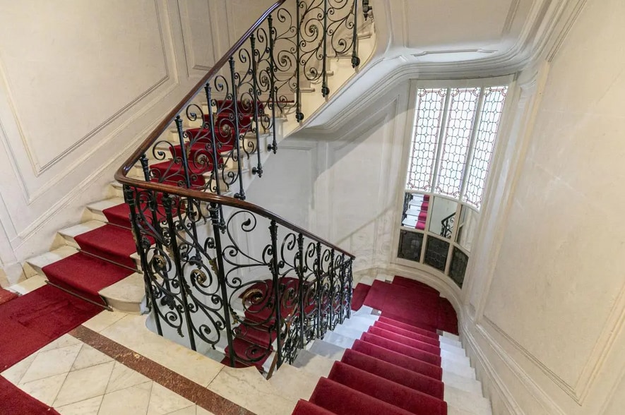 16 Rue Dupont Des Loges, Paris for lease - Lobby - Image 1 of 1