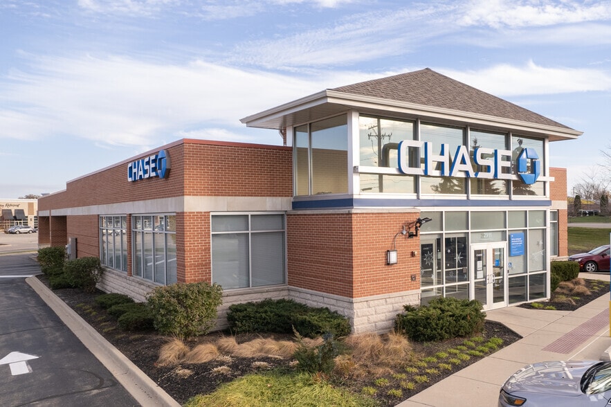 2911 Commerce Dr, Johnsburg, IL for lease - Primary Photo - Image 1 of 6