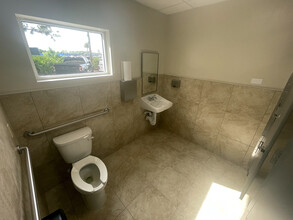 660 NW Peacock Blvd, Port Saint Lucie, FL for lease Interior Photo- Image 2 of 5