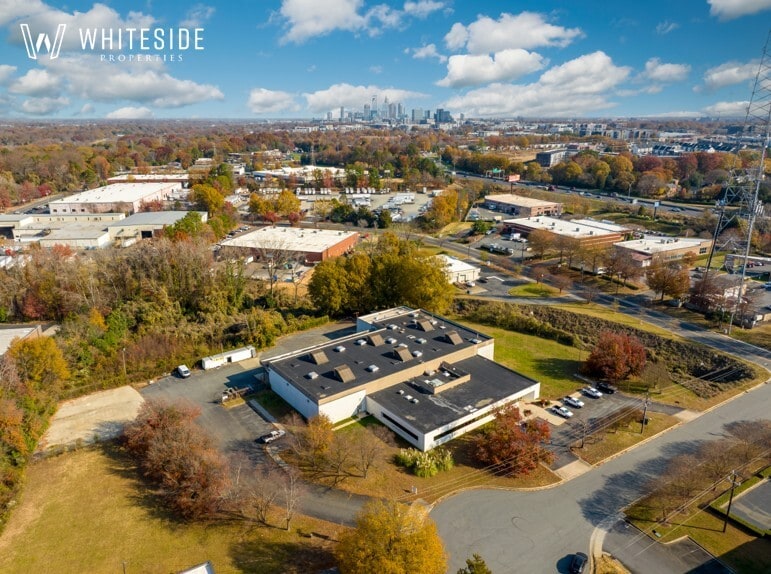 600 Phillip Davis Dr, Charlotte, NC for lease - Building Photo - Image 2 of 3