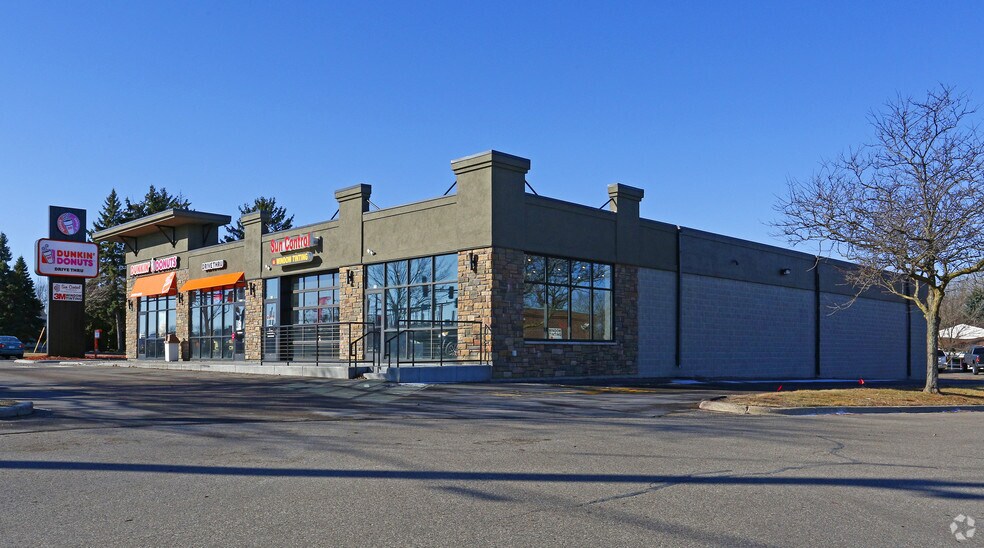 2425 Rice St, Roseville, MN 55113