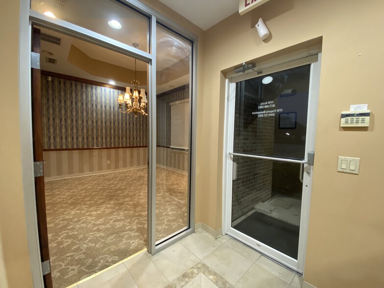 6282 Dupont Station Ct, Jacksonville, FL for lease - Building Photo - Image 3 of 13