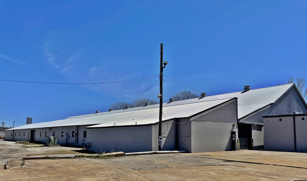 3100 Charles Page Blvd, Tulsa, OK for lease - Primary Photo - Image 1 of 8