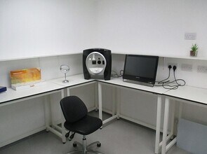 2-4 Victor Ter, Bradford for lease Interior Photo- Image 2 of 3