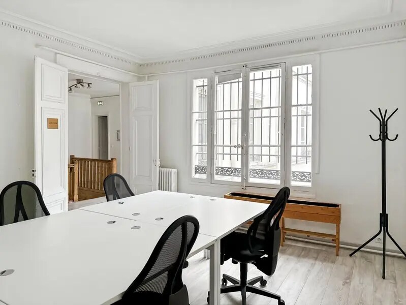 40 - 40Bis Rue Du Faubourg Poissonnière, Paris for lease Interior Photo- Image 1 of 11