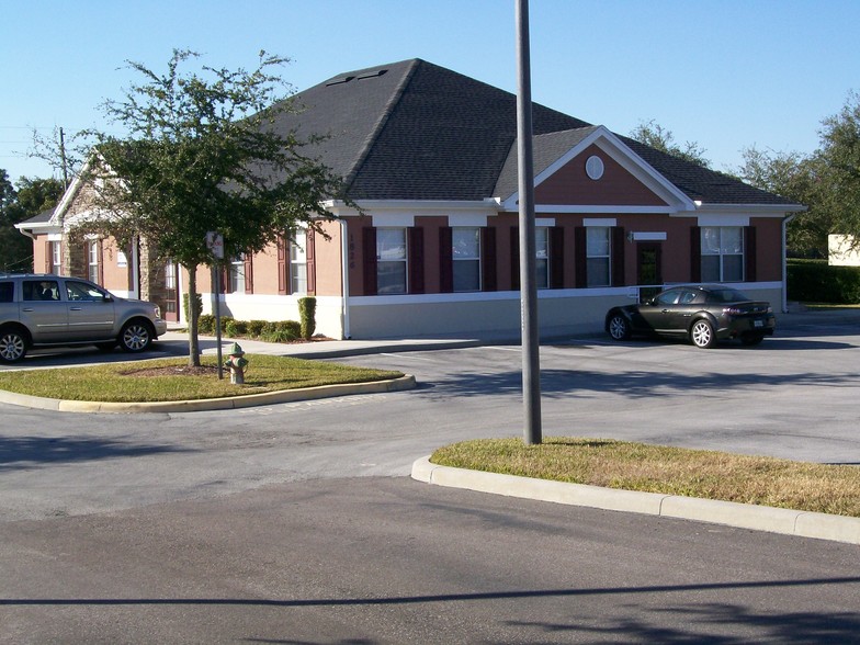 1826 N Alafaya Trl, Orlando, FL 32826