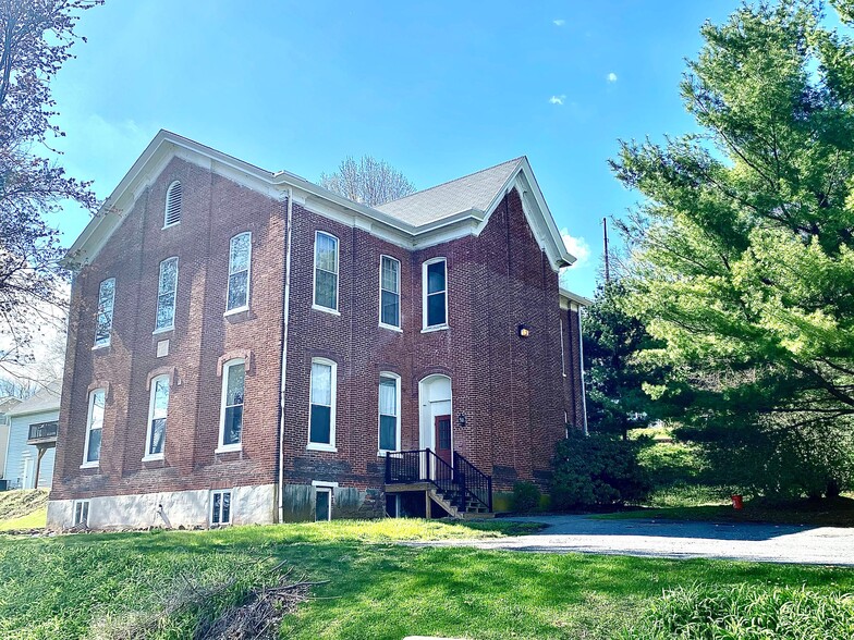 151 Church, Adamstown, PA for sale - Primary Photo - Image 1 of 1