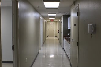 1810 Murchison Dr, El Paso, TX for lease Interior Photo- Image 2 of 21