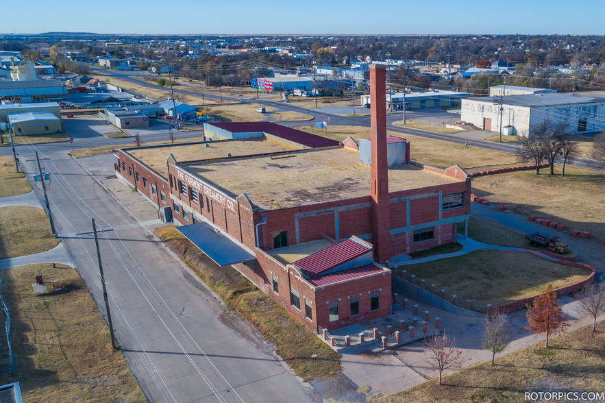 411 SE Larrance St, Lawton, OK for sale - Building Photo - Image 1 of 16