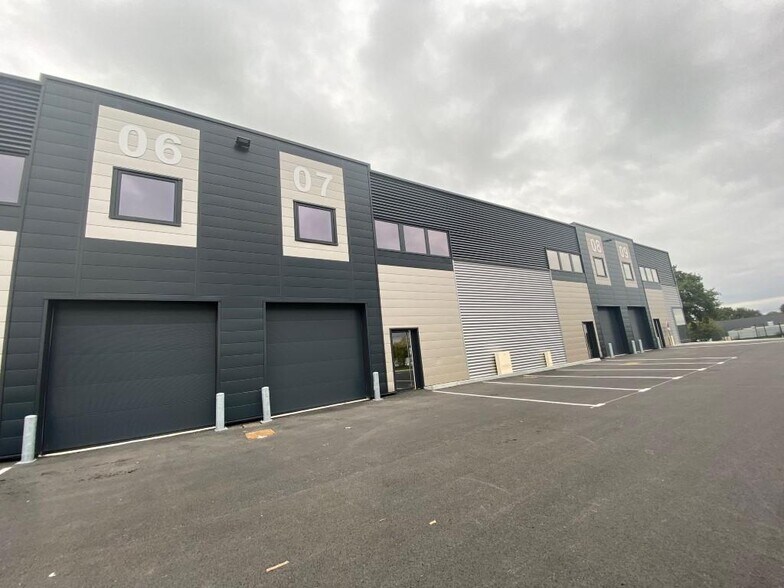 Flex in Quimper for lease - Building Photo - Image 2 of 3