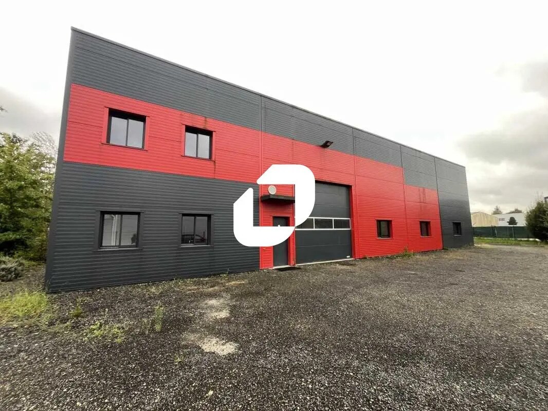 Flex in Dourdan for lease Building Photo- Image 1 of 20