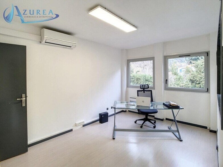 Office in Nice for lease - Interior Photo - Image 2 of 7