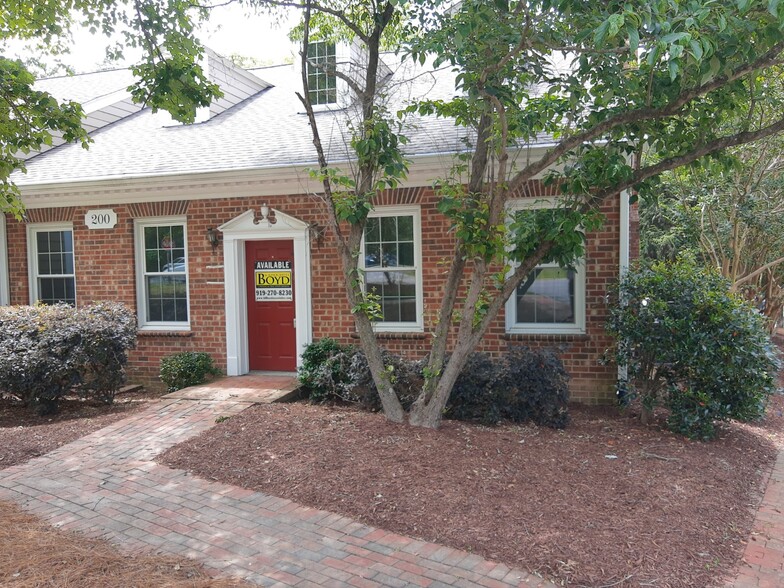 1829 E Franklin St, Chapel Hill, NC for sale - Building Photo - Image 1 of 1