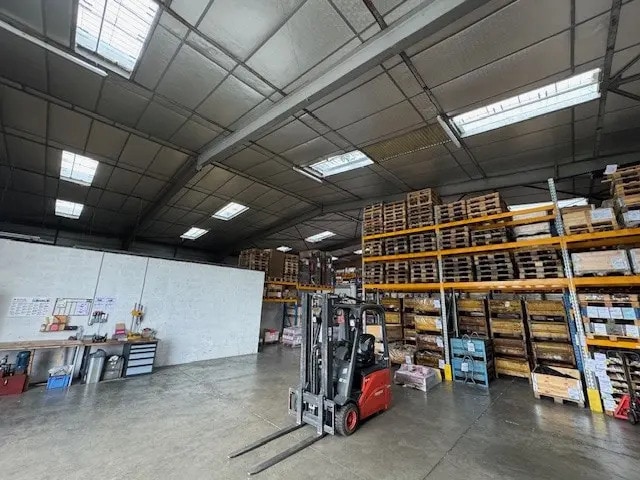 Industrial in Saint-Étienne for lease - Interior Photo - Image 3 of 7