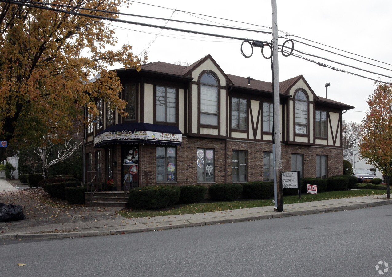 521 Van Houten Ave, Clifton, NJ 07013