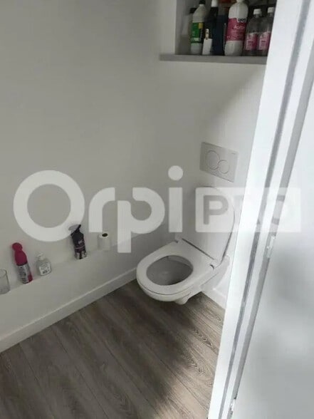 Flex in Cernay-lès-Reims for lease - Interior Photo - Image 3 of 5