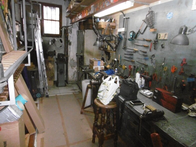 Retail in Tortosa, Tarragona for lease - Interior Photo - Image 3 of 4